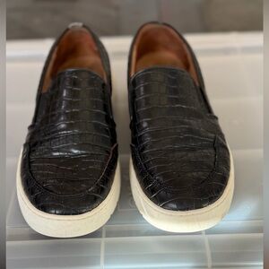 Vionic Black Crocodile Pattern Loafers
